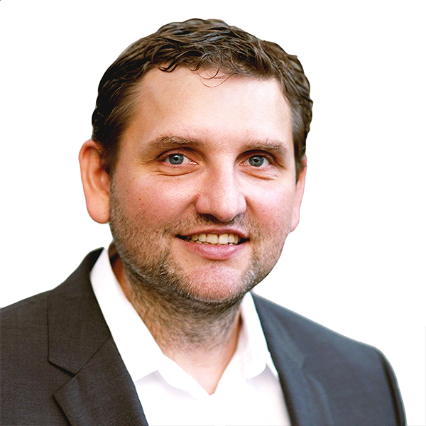 Dr. Daniel Gebauer